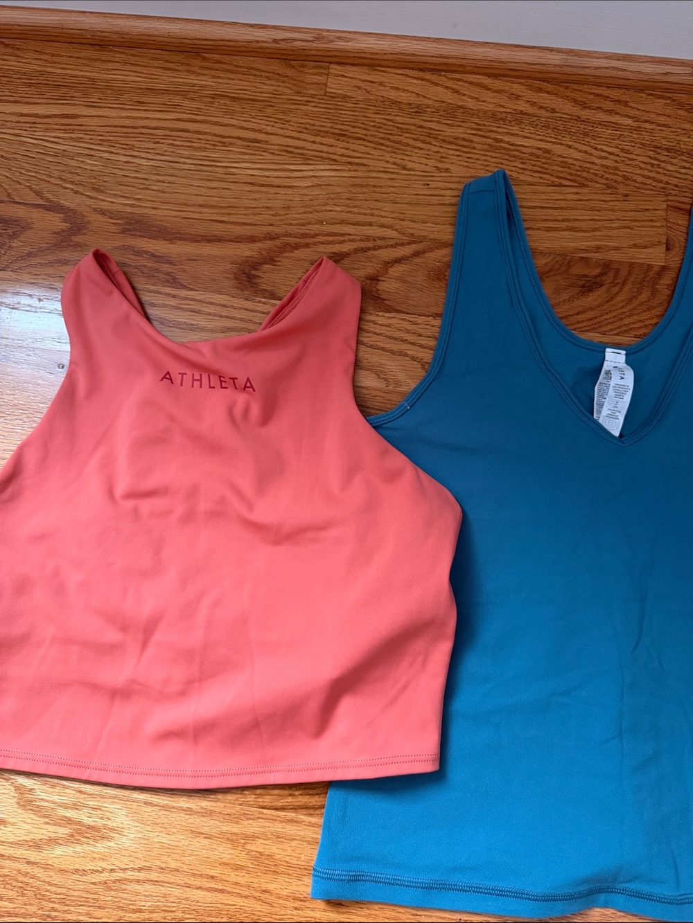 Athleta bundle Coral Crop Tank wand Teal Blue Tank